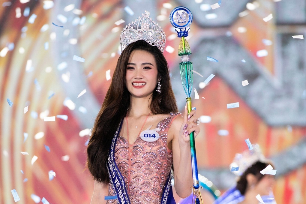 Bố ruột Hoa hậu Ý Nhi: Có những đêm, nước mắt tôi chảy đến 3h sáng - 4 Bố ruột Hoa hậu Ý Nhi: Có những đêm, nước mắt tôi chảy đến 3h sáng - 4