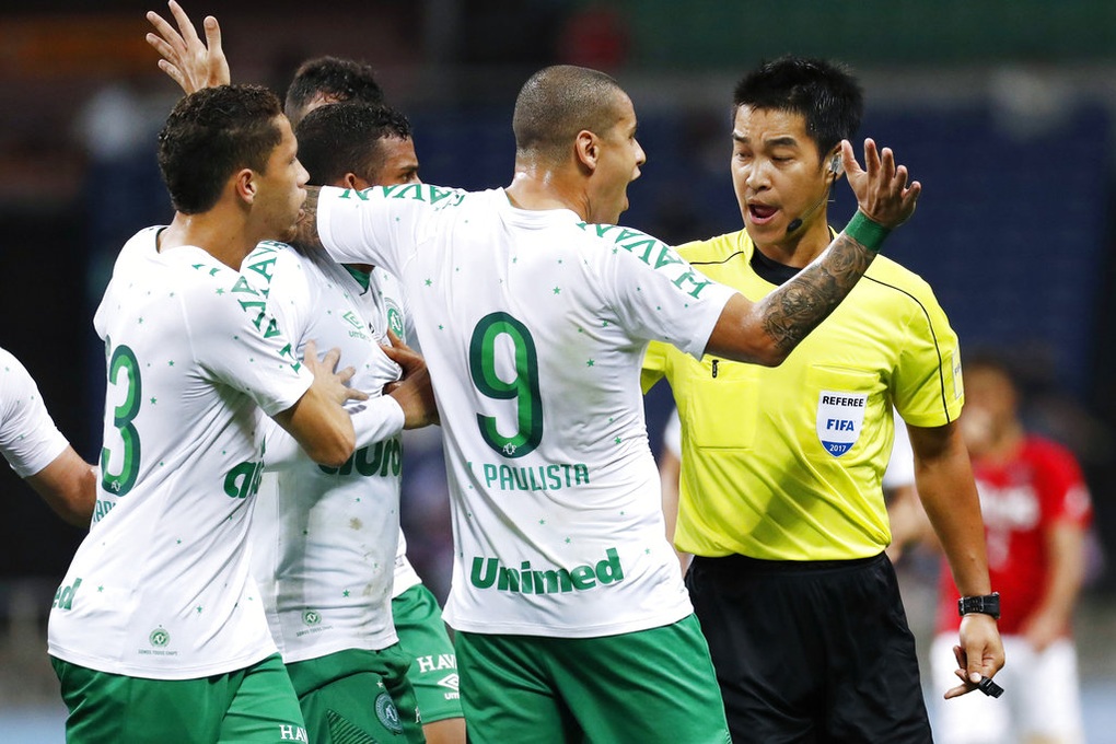 Trọng tài cầm còi ở V-League điều khiển trận tuyển Việt Nam gặp Nhật Bản - 1 Trọng tài cầm còi ở V-League điều khiển trận tuyển Việt Nam gặp Nhật Bản - 1