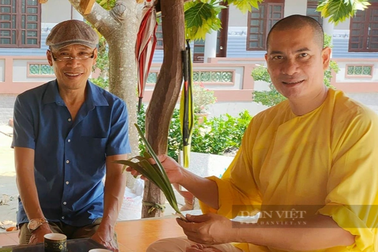 Sư thầy trồng loại lan độc lạ, giúp bếp ăn từ thiện của chùa luôn đỏ lửa