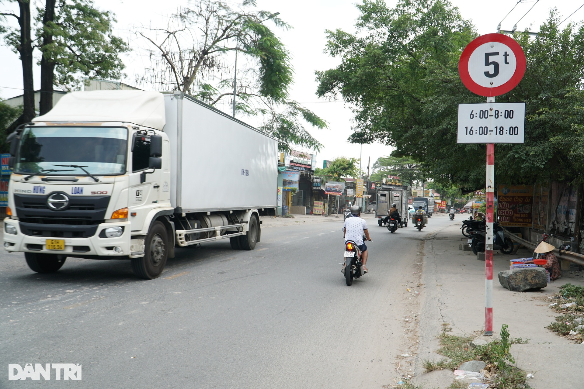 Một phường ở Bình Dương cầu cứu vì tuyến đường liên tục xảy ra tai nạn - 3 Một phường ở Bình Dương cầu cứu vì tuyến đường liên tục xảy ra tai nạn - 3