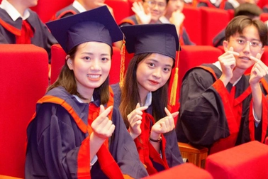Lễ tốt nghiệp đáng nhớ của 5.500 tân cử nhân Trường ĐH Công nghiệp Hà Nội