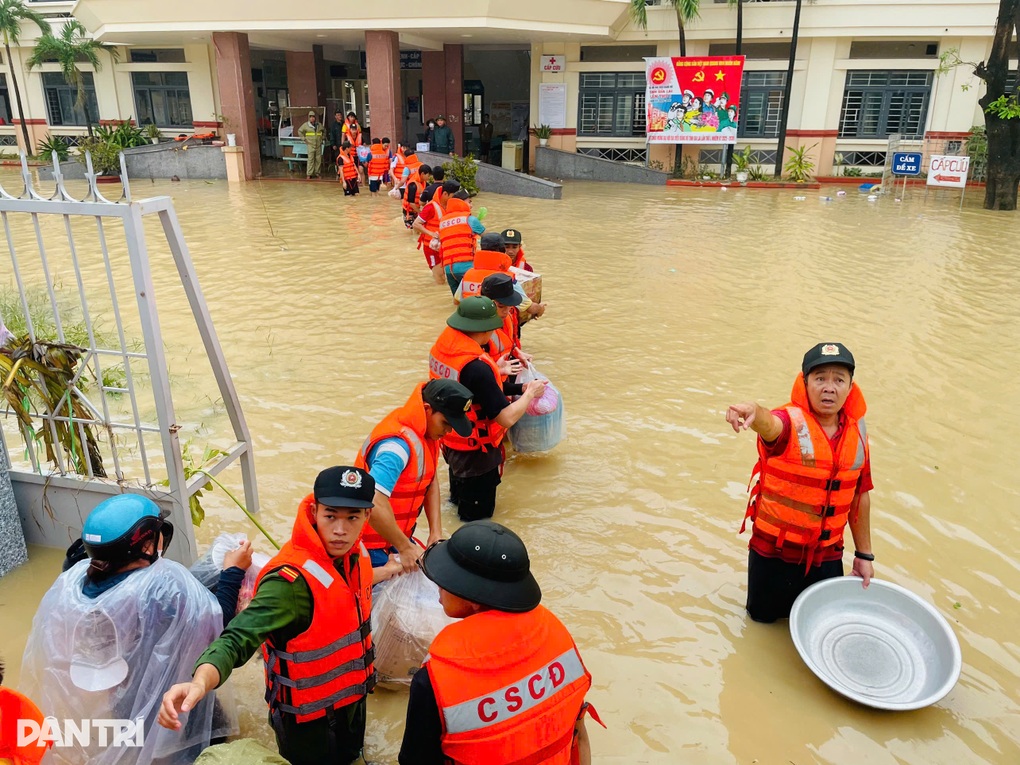 Chuyên gia nhận định về đợt mưa lũ lịch sử đang diễn ra ở miền Trung - 1