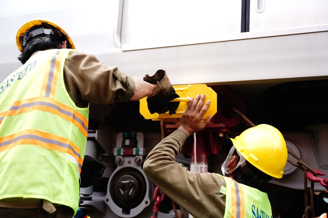 Đoàn tàu metro số 1 được xếp dỡ như thế nào? - 19 Đoàn tàu metro số 1 được xếp dỡ như thế nào? - 19