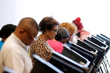 Bầu cử tổng thống Mỹ 2016: Những lá phiếu sớm nói lên điều gì?