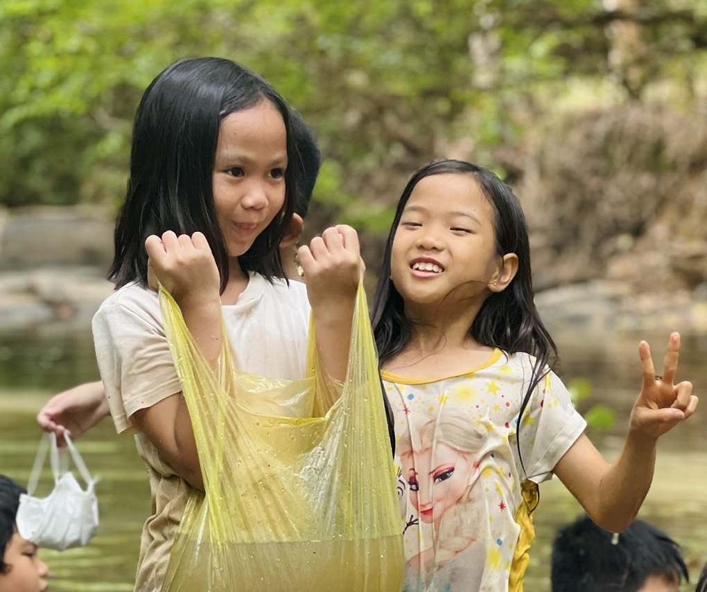 Mẹ vừa mỉa mai lễ ở nhà cho lành, ngày cuối cuống cuồng dắt con đi chơi - 4 Mẹ vừa mỉa mai lễ ở nhà cho lành, ngày cuối cuống cuồng dắt con đi chơi - 4