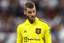 HLV Ten Hag chia sẻ về tương lai của thủ môn De Gea ở Man Utd