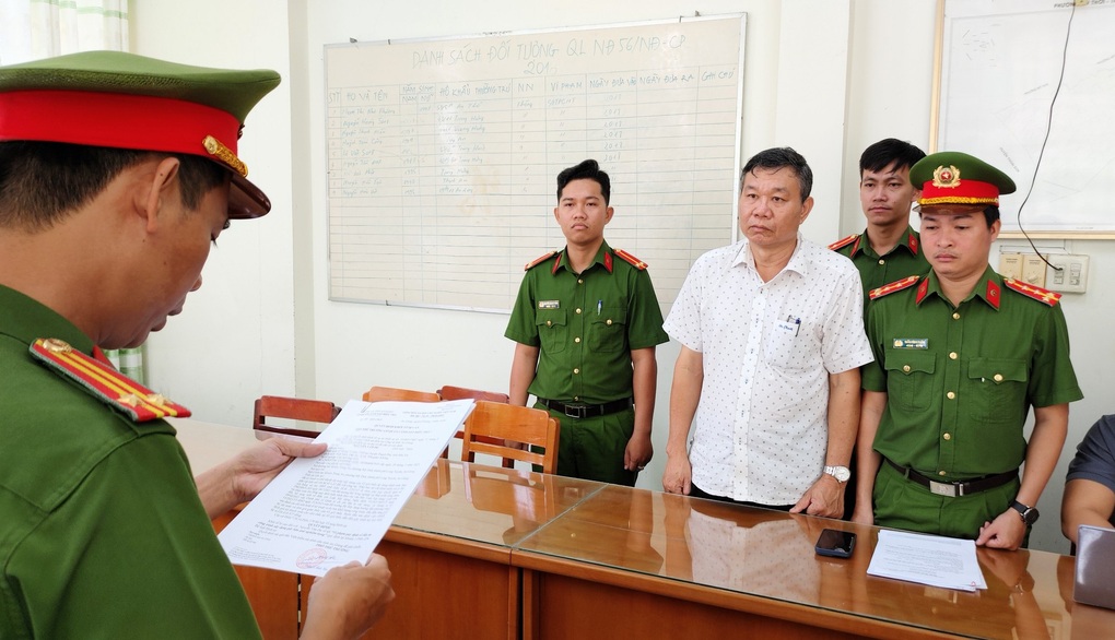 Bắt giam nguyên Giám đốc Ban quản lý dự án ở An Giang - 1 Bắt giam nguyên Giám đốc Ban quản lý dự án ở An Giang - 1