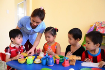 Nhiều vụ bạo hành trẻ em vì... giáo viên thiếu kiến thức