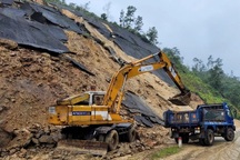 Xuyên đêm khắc phục sự cố mái taluy sạt lở trên cao tốc La Sơn - Túy Loan