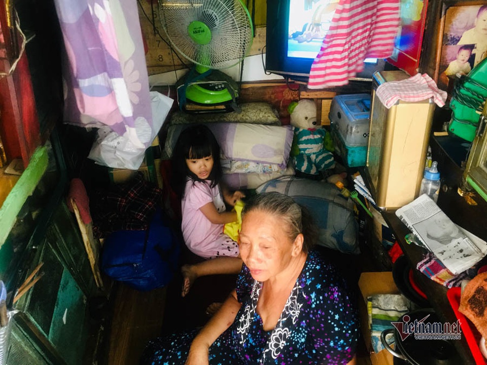 Người phụ nữ Sài Gòn một thời sống giàu có, cuối đời ở căn nhà 2m2 - 3 Người phụ nữ Sài Gòn một thời sống giàu có, cuối đời ở căn nhà 2m2 - 3