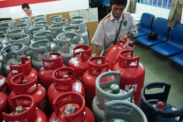 Giá gas, giá điện "đeo bám" lạm phát Hà Nội và TPHCM