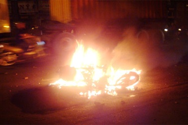 Tạm giữ “quái xế” đốt xe SH 