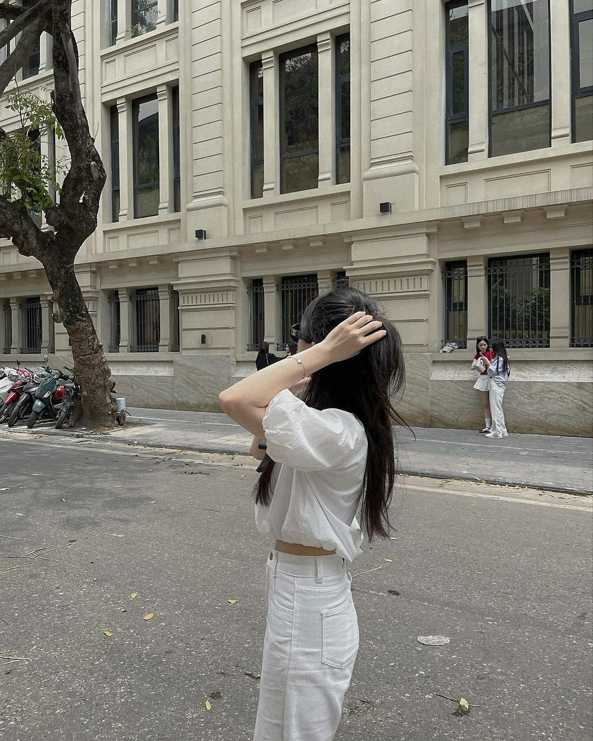 Bức tường phố Lò Sũ và những địa điểm khiến giới trẻ Việt xếp hàng chụp ảnh - 3 Bức tường phố Lò Sũ và những địa điểm khiến giới trẻ Việt xếp hàng chụp ảnh - 3