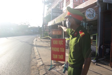 Chuyển bệnh nhân Covid-19 nặng vì tiểu đường, suy thận vào Huế điều trị