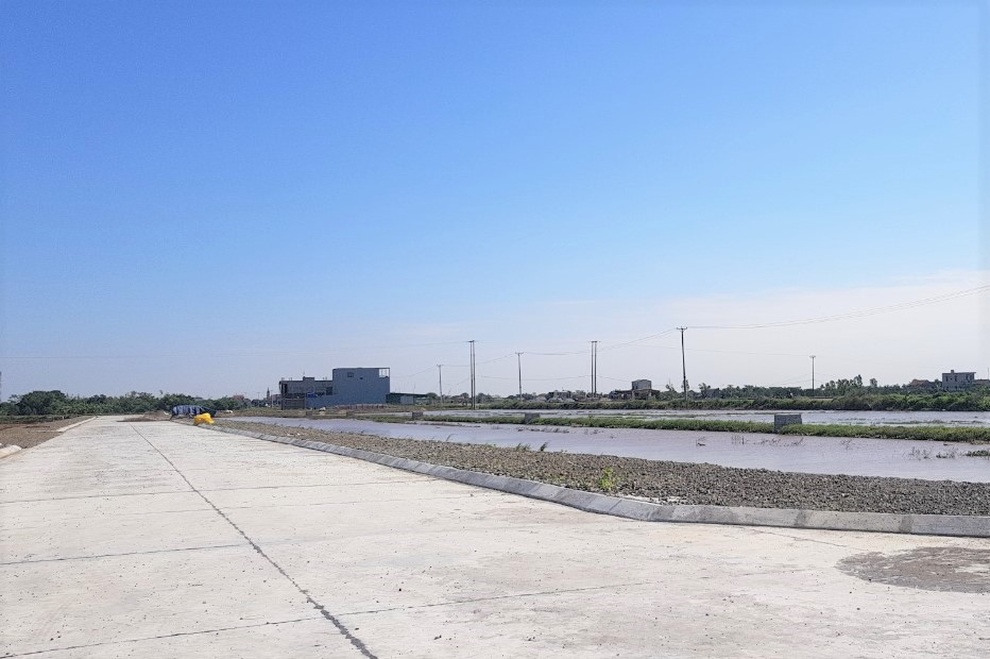 Chạy đua thu ngân sách, các địa phương ồ ạt đấu giá đất - 2 Chạy đua thu ngân sách, các địa phương ồ ạt đấu giá đất - 2