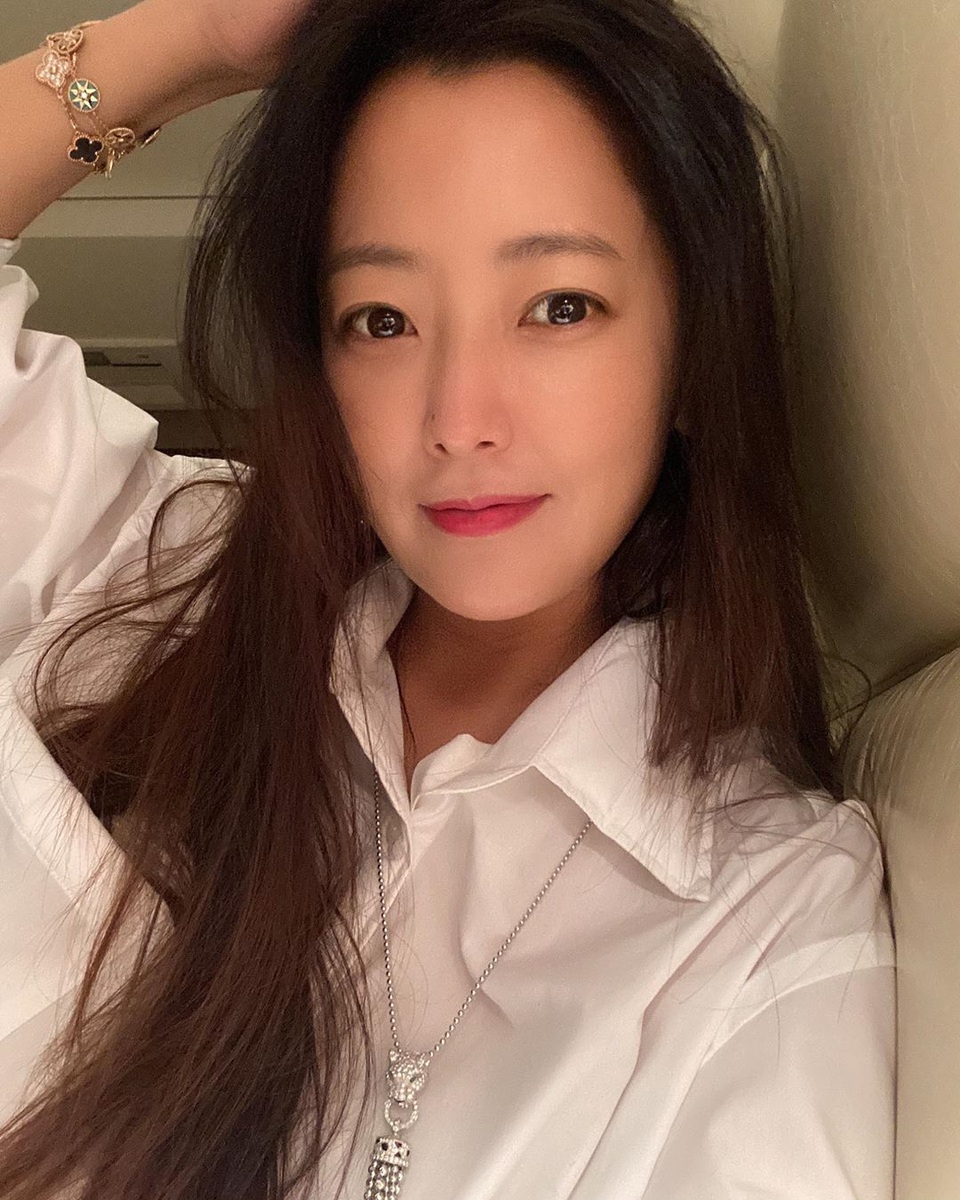 Ngưỡng mộ nhan sắc “không tuổi” của Kim Hee Sun ở tuổi 43 - 18 Ngưỡng mộ nhan sắc “không tuổi” của Kim Hee Sun ở tuổi 43 - 18