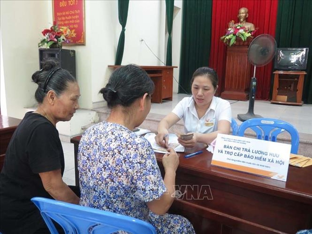 Những người được tăng lương hưu khi lương cơ sở lên mức 1,8 triệu đồng/tháng - 1 Những người được tăng lương hưu khi lương cơ sở lên mức 1,8 triệu đồng/tháng - 1