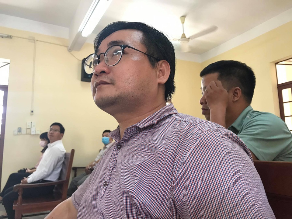 “Thầy cho HS diễn cảnh nóng” yêu cầu trường bồi thường gần 136 triệu đồng - 4 “Thầy cho HS diễn cảnh nóng” yêu cầu trường bồi thường gần 136 triệu đồng - 4