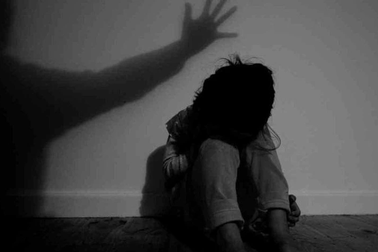 Ghé chơi Tết, hiếp dâm con gái 5 tuổi của bạn