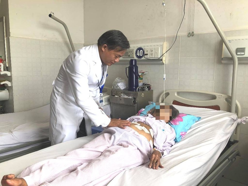 Cần Thơ: Cụ bà 84 tuổi bị dạ dày “đi lạc” lên lồng ngực - 1 Cần Thơ: Cụ bà 84 tuổi bị dạ dày “đi lạc” lên lồng ngực - 1