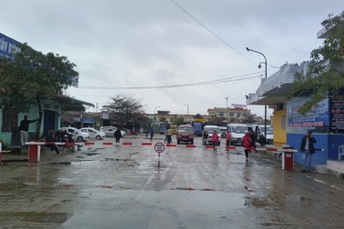 Bến xe, nhà ga vắng lặng ngày mùng 7 Tết