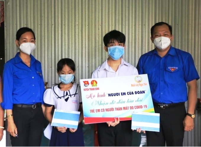 Tỉnh đoàn Đồng Tháp hỗ trợ cho các em thiếu nhi mồ côi do Covid-19 có hoàn cảnh khó khăn trên địa bàn tỉnh.