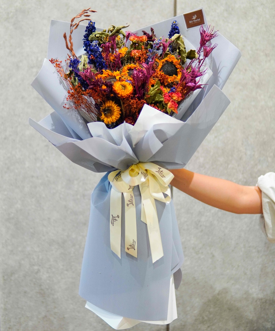 Kỳ lạ: Hoa thật như giả, 9 tháng không héo, tưởng hàng Trung Quốc ướp thuốc - 2 Kỳ lạ: Hoa thật như giả, 9 tháng không héo, tưởng hàng Trung Quốc ướp thuốc - 2