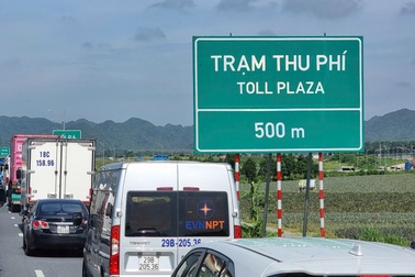 Tài xế nhận thông báo "lạ" trên ứng dụng thu phí không dừng VETC