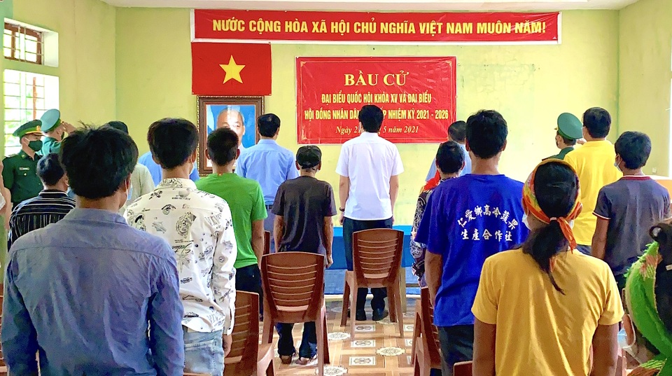 Đi thuyền vượt sông vào vùng lõi vườn quốc gia để bầu cử sớm - 5 Đi thuyền vượt sông vào vùng lõi vườn quốc gia để bầu cử sớm - 5
