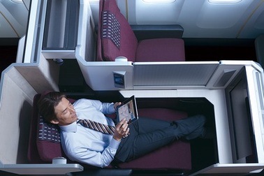 Thưởng thức hạng ghế phổ thông đặc biệt khi đi máy bay