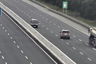 5 phút đi ngược chiều trên đường cao tốc, bị phạt 17 triệu đồng, tước GPLX 6 tháng