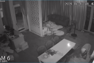 Trộm đột nhập nhà dân, khua khoắng hơn một giờ, lấy hết vàng nữ trang