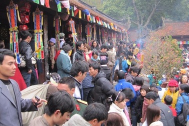 Bộ LĐ-TB&XH: Ban hành quy định “rắn” xử lý cán bộ dùng xe công đi chùa