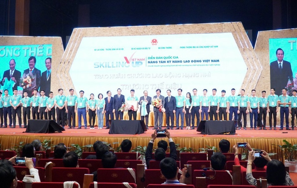 “Phát triển giáo dục nghề nghiệp cần sự đồng hành của doanh nghiệp” - 4 “Phát triển giáo dục nghề nghiệp cần sự đồng hành của doanh nghiệp” - 4
