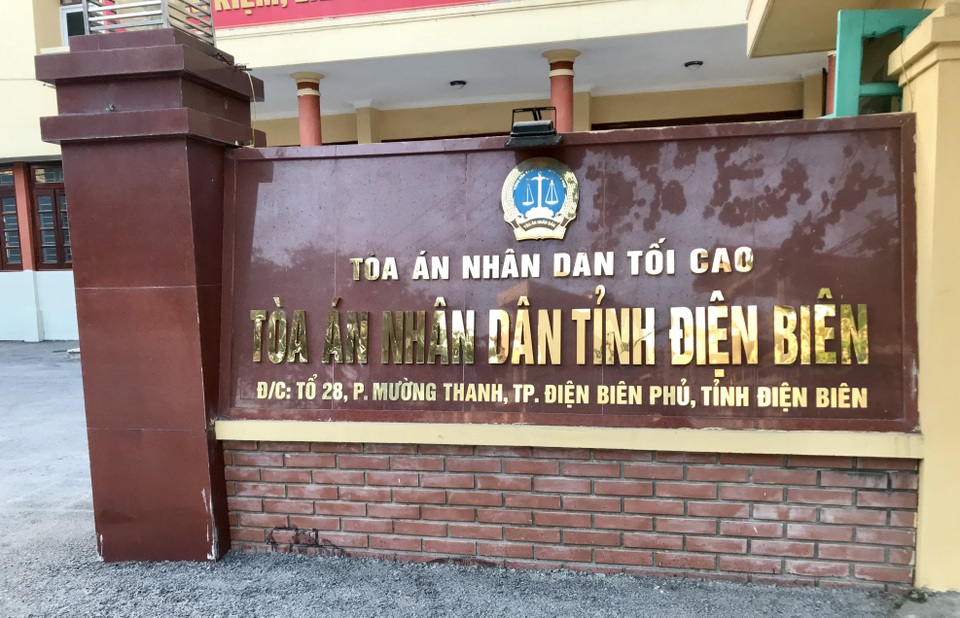 Mẹ nữ sinh giao gà cùng đồng phạm hầu tòa - 7