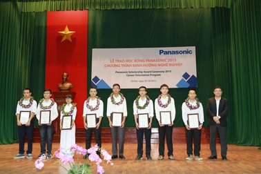 Mở rộng chương trình học bổng toàn phần bậc đại học cho sinh viên trên toàn quốc