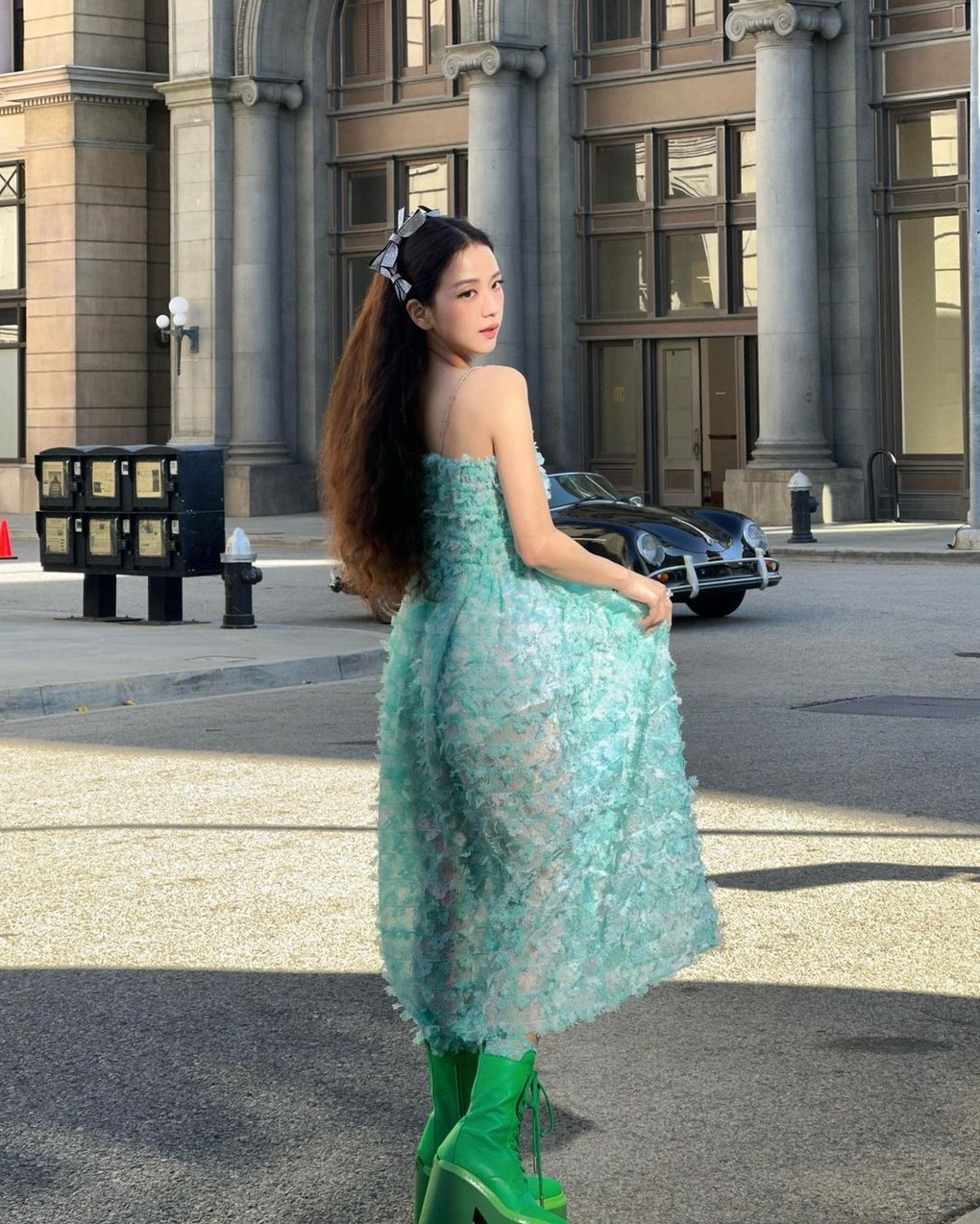 Jennie, Diệu Nhi và nhiều sao nữ đang yêu thích món phụ kiện gì? - 1 Jennie, Diệu Nhi và nhiều sao nữ đang yêu thích món phụ kiện gì? - 1