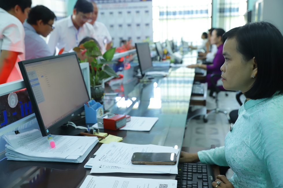 Về địa phương để thấy cán bộ cơ sở nỗ lực và trăn trở thế nào - 2 Về địa phương để thấy cán bộ cơ sở nỗ lực và trăn trở thế nào - 2