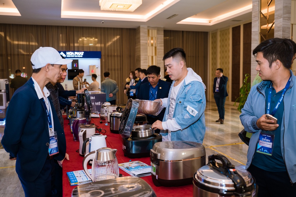Điện máy gia dụng Hòa Phát ra mắt loạt thiết bị và gia dụng nhà bếp mới - 2 Điện máy gia dụng Hòa Phát ra mắt loạt thiết bị và gia dụng nhà bếp mới - 2