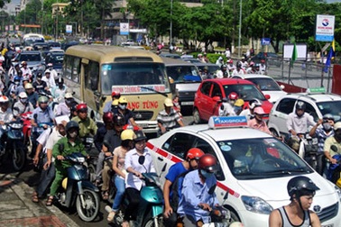 Mỗi năm dân số Hà Nội tăng bằng một huyện lớn