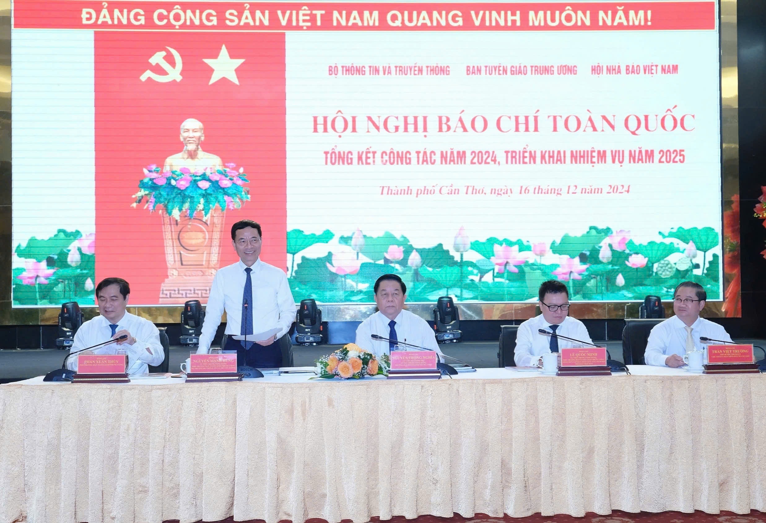 "Báo chí phải góp phần đưa đất nước bước vào kỷ nguyên phát triển mới"