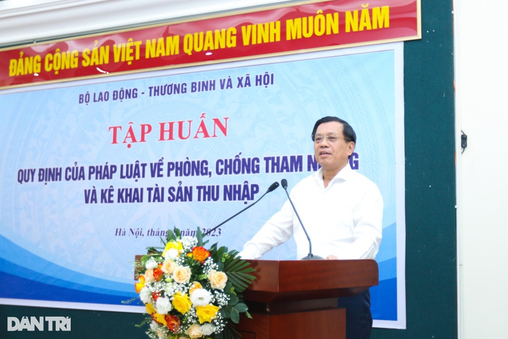 Kiểm soát kê khai tài sản của cán bộ sao để hiệu quả mà không lạm quyền? - 2 Kiểm soát kê khai tài sản của cán bộ sao để hiệu quả mà không lạm quyền? - 2