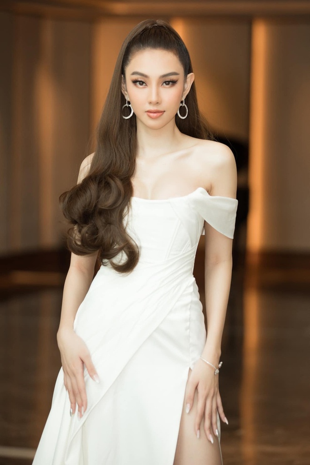 Hoa hậu Tiểu Vy bật khóc, xin lỗi người đẹp Thùy Tiên trên sóng truyền hình - 3 Hoa hậu Tiểu Vy bật khóc, xin lỗi người đẹp Thùy Tiên trên sóng truyền hình - 3