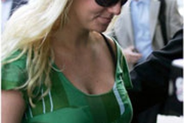 Britney chính thức ký đơn ly hôn