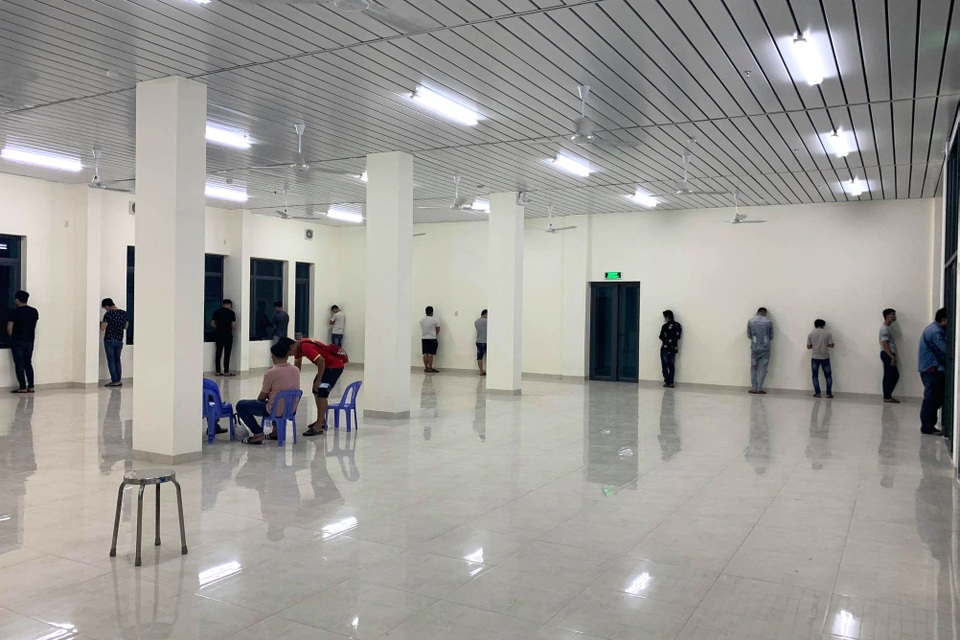 Chặn đứng nhóm thanh niên mang 10 con dao phóng lợn đi huyết chiến - 1 Chặn đứng nhóm thanh niên mang 10 con dao phóng lợn đi huyết chiến - 1
