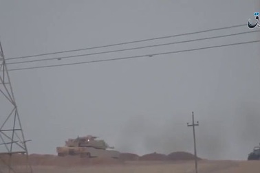 IS dùng tên lửa Nga bắn tan xe tăng Mỹ