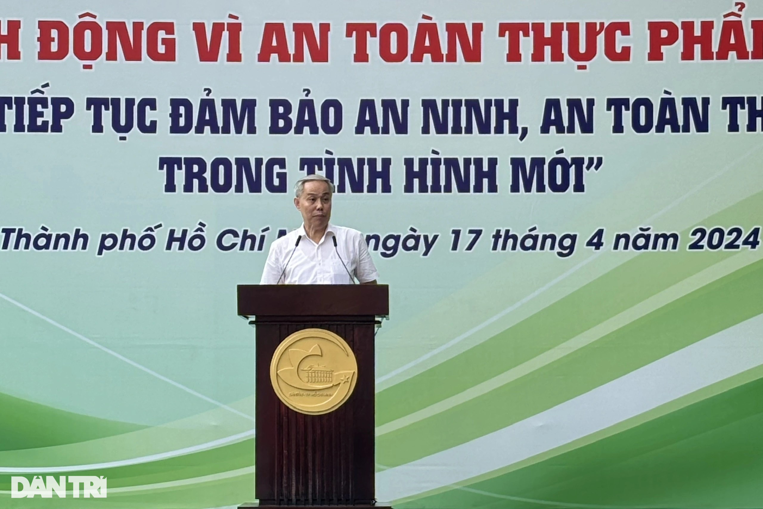 Nhiều nguy cơ khi học sinh ăn thực phẩm bán qua mạng: Im lặng là đồng lõa - 5 Nhiều nguy cơ khi học sinh ăn thực phẩm bán qua mạng: Im lặng là đồng lõa - 5