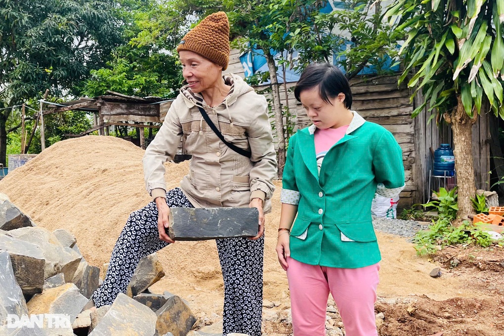 Góa phụ lỡ 2 lần đò bị ung thư xúc động tại Lễ khởi công xây nhà Nhân ái - 3