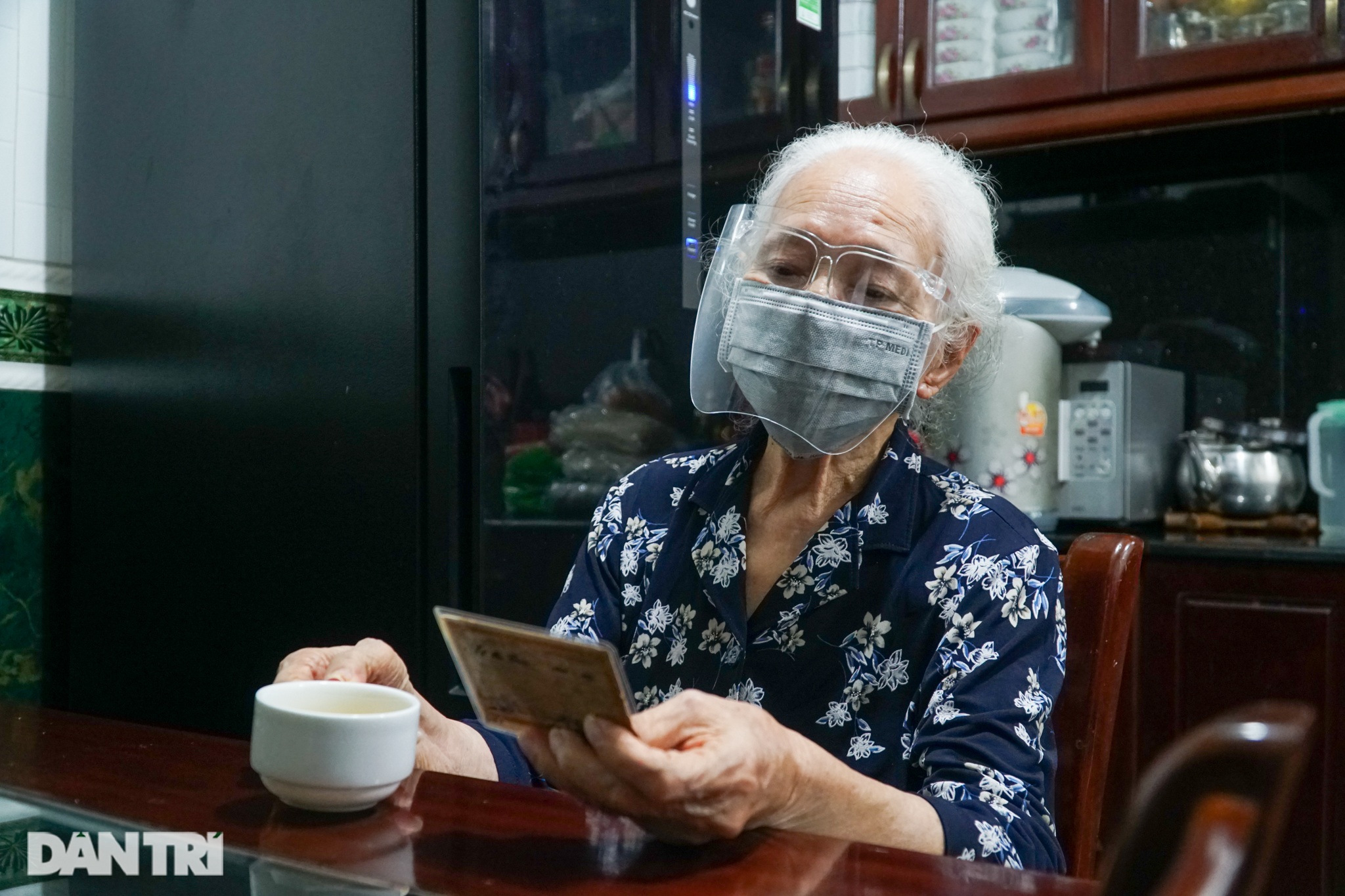 Nuốt nước mắt khi nghe chồng, con hy sinh để không lộ thân phận - 1 Nuốt nước mắt khi nghe chồng, con hy sinh để không lộ thân phận - 1