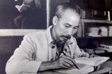 Người Việt kỷ niệm ngày sinh Bác Hồ tại Lào và Cuba